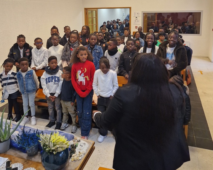 2025-10-19_Depuis-autel-salle-comble