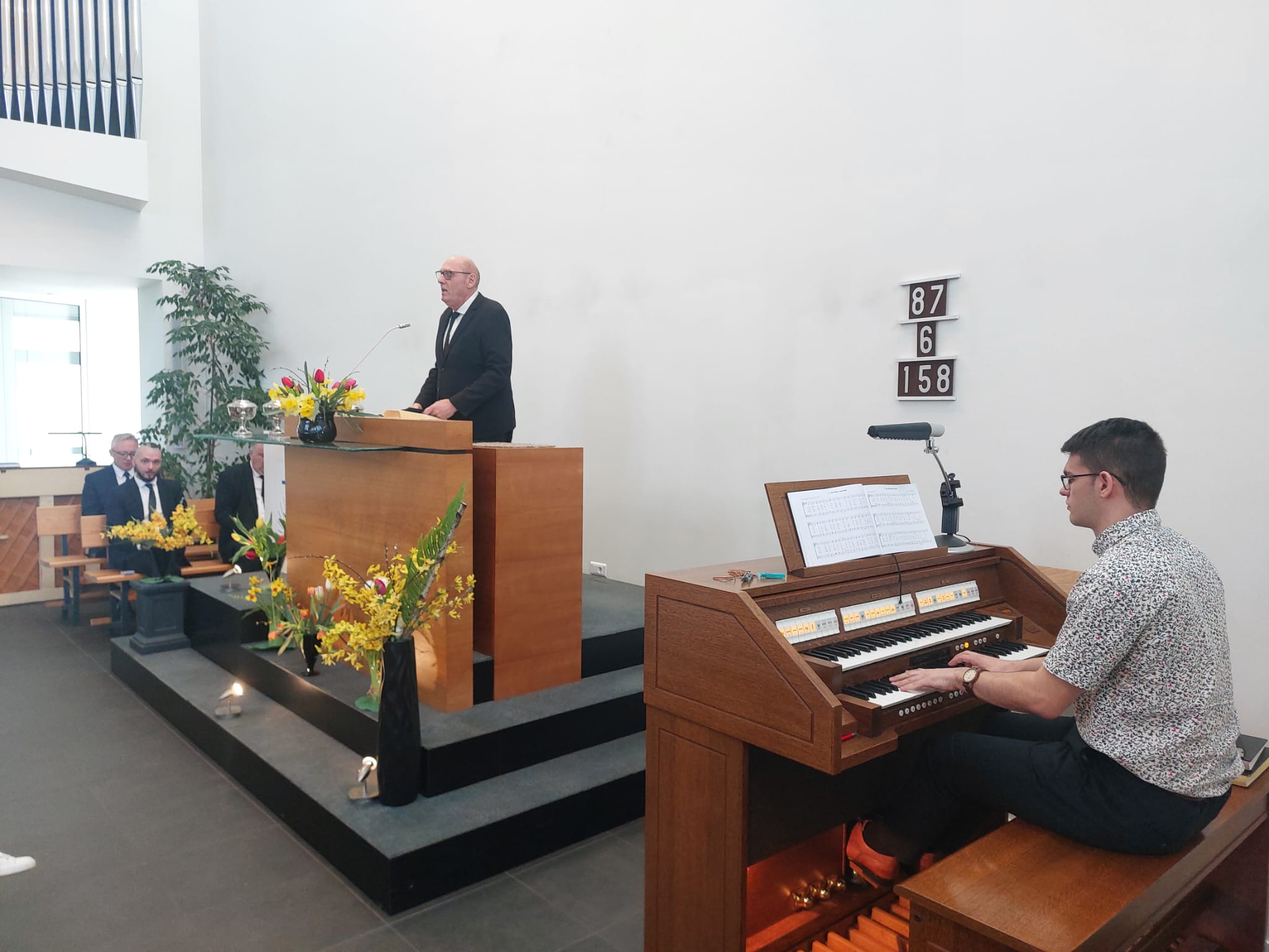 4f762e6c-46d9-4b9e-9480-b21e89acfd8d